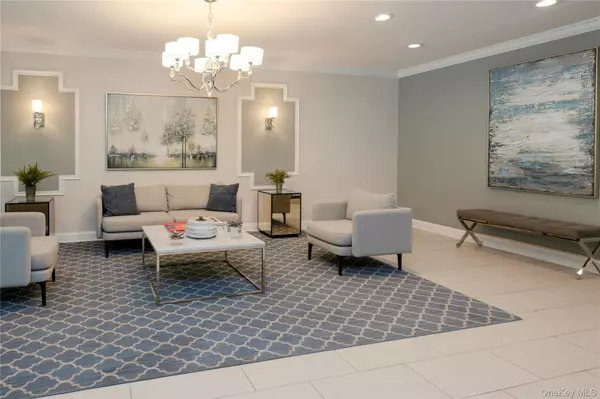 Mount Kisco, NY 10549,200 Diplomat DR #8B