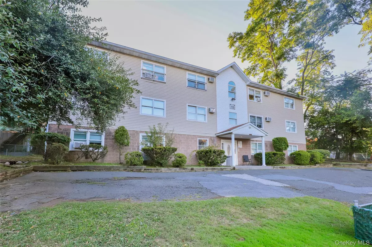 Monsey, NY 10952,231 Blauvelt RD