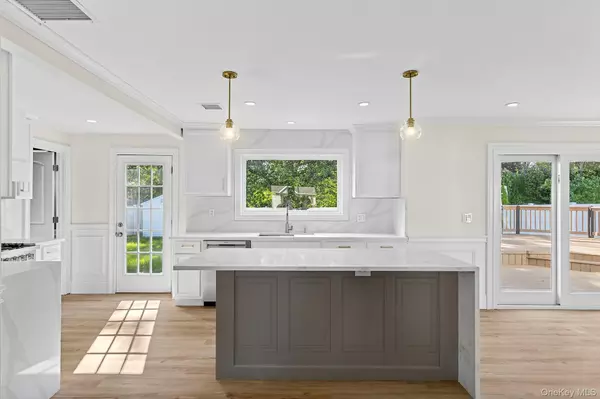 Holbrook, NY 11741,36 Flintridge DR