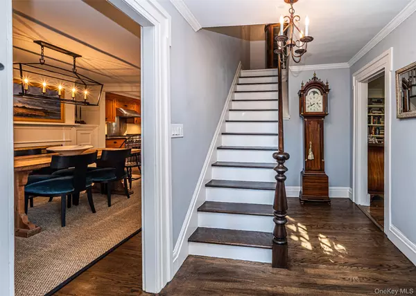 Remsenburg, NY 11960,92 S Country RD