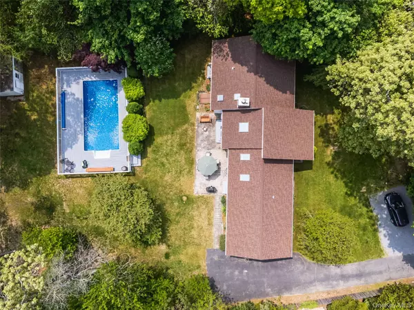 Center Moriches, NY 11934,67 Belleview AVE