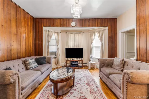 Kew Gardens, NY 11415,84-25 120th ST