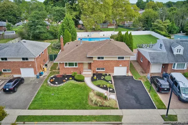 120 Seaman RD, Jericho, NY 11753