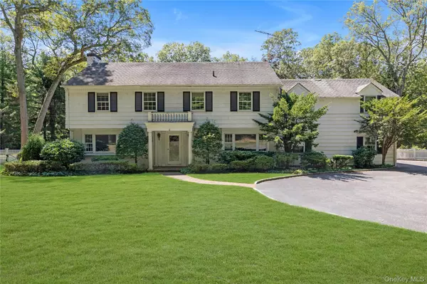 1233 The Knoll,  Upper Brookville,  NY 11771