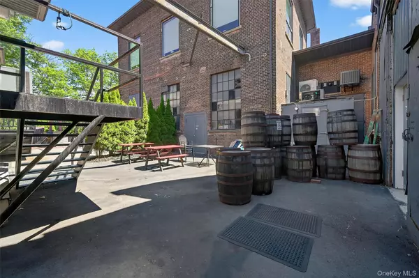 Middletown, NY 10940,22 Cottage ST