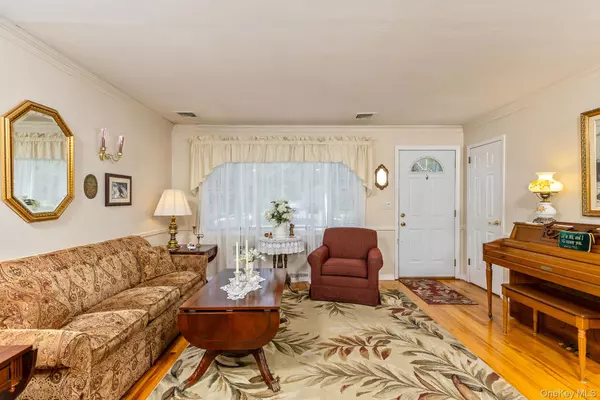 Saint James, NY 11780,295 5th ST
