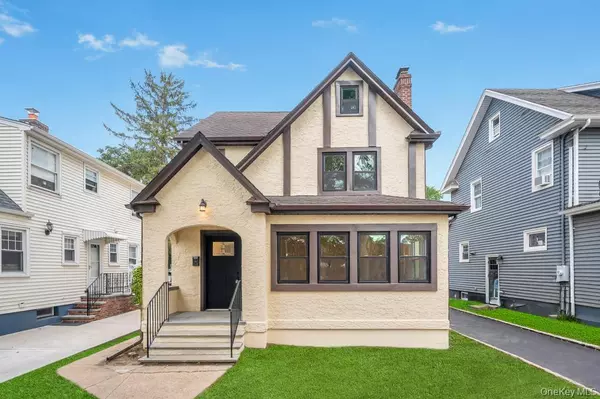 Floral Park, NY 11001,103 Calla AVE