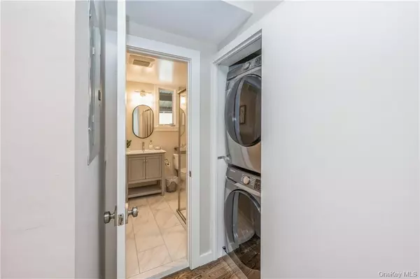 Hastings-on-hudson, NY 10706,2 Main ST #2E