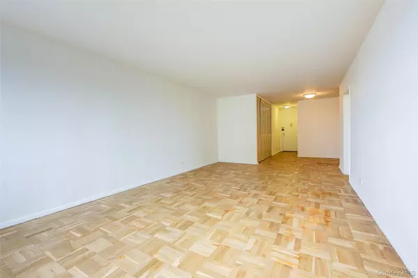 Forest Hills, NY 11375,102-10 66th RD #23K