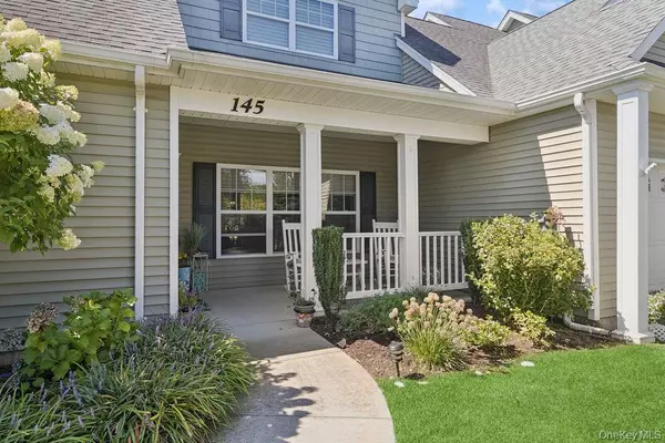 Riverhead, NY 11901,145 Stoneleigh DR
