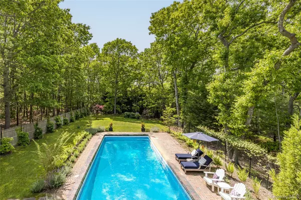 East Hampton, NY 11937,29 Oyster Pond LN