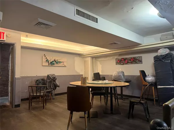 New York (manhattan), NY 10036,- 48th ST