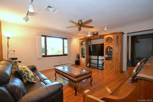 Hauppauge, NY 11788,10 N Hoffman LN