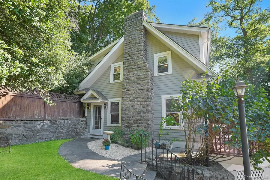 17 Mountain AVE, Mount Kisco, NY 10549