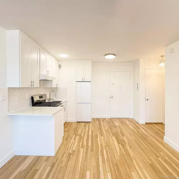 Forest Hills, NY 11375,7626 113th ST #5D