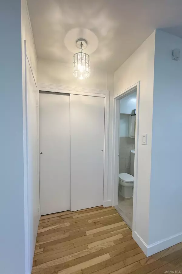 Forest Hills, NY 11375,7626 113th ST #5D