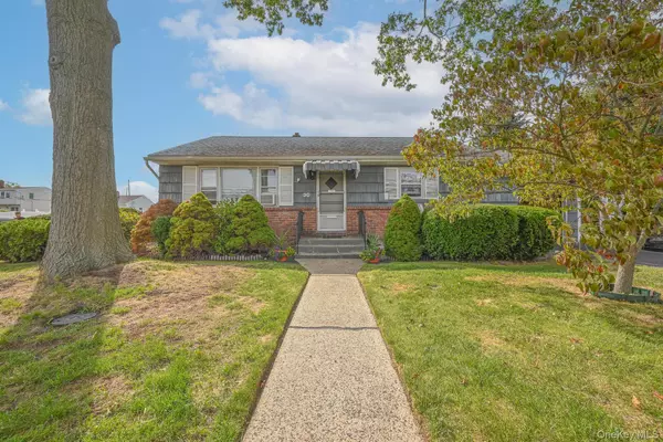 30 Bloomingdale RD, Hicksville, NY 11801