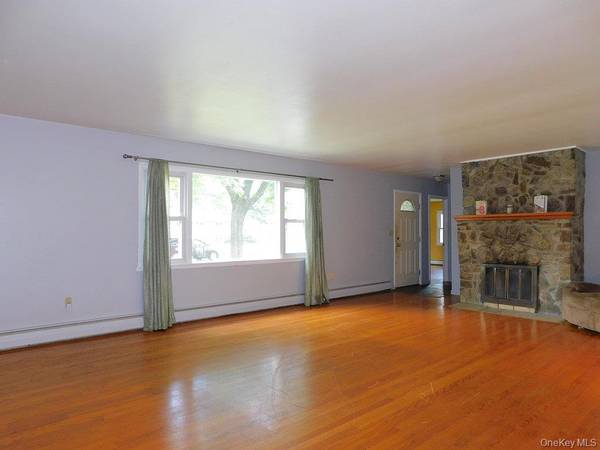 Poughkeepsie, NY 12603,16 Old Farms Rd