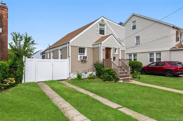 Valley Stream, NY 11580,11 Dewitt ST