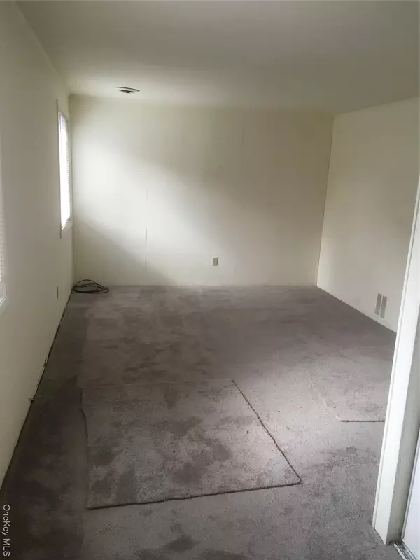 Poughkeepsie, NY 12601,11 Howard ST