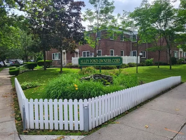 Oakland Gardens, NY 11364,230-06 Kingsbury AVE #B