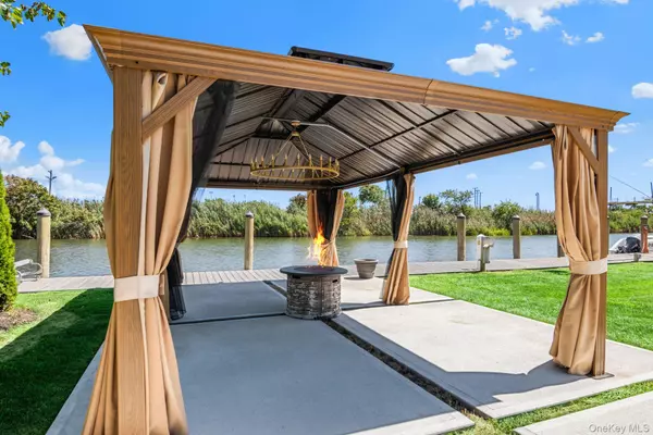 Amity Harbor, NY 11701,59 Western Concourse