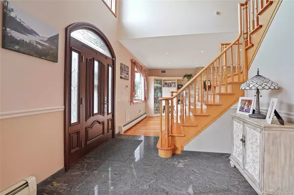 Howard Beach, NY 11414,157-35 86th ST