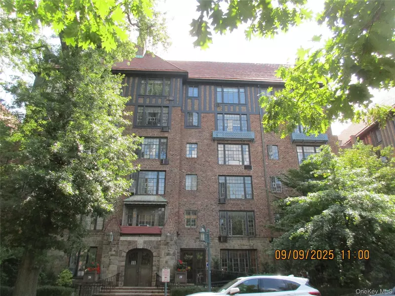 20 Continental AVE #6L, Forest Hills, NY 11375
