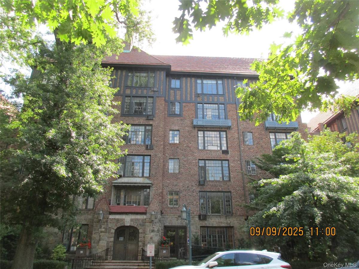 Forest Hills, NY 11375,20 Continental AVE #6L