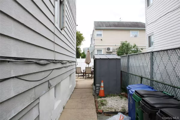 Howard Beach, NY 11414,8210 149th AVE