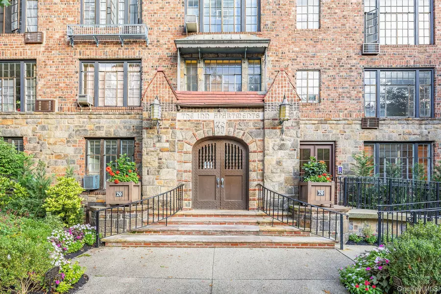 20 continental AVE #2R, Forest Hills, NY 11375