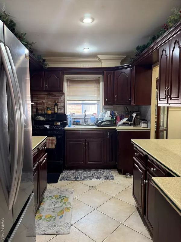 Elmont, NY 11003,165 Heathcote RD
