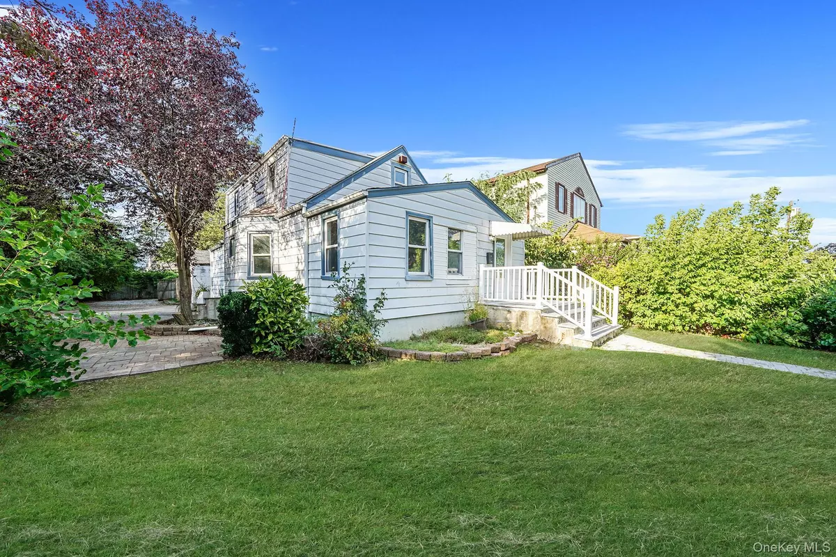 Freeport, NY 11520,93 Woodside AVE