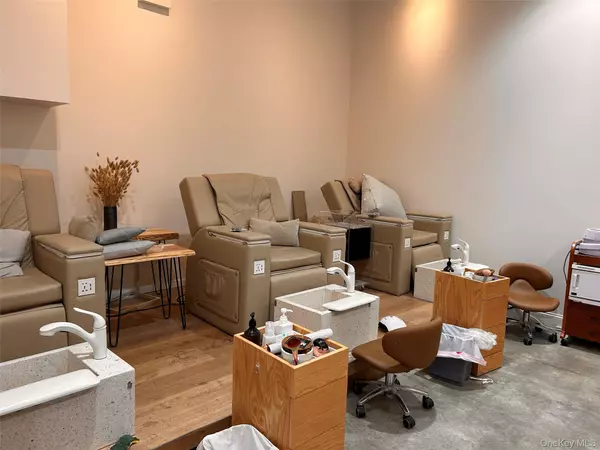 Flushing, NY 11354,133-33 39th AVE #G19