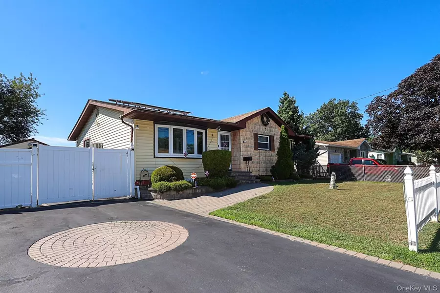 60 Voorhis DR, Brentwood, NY 11717