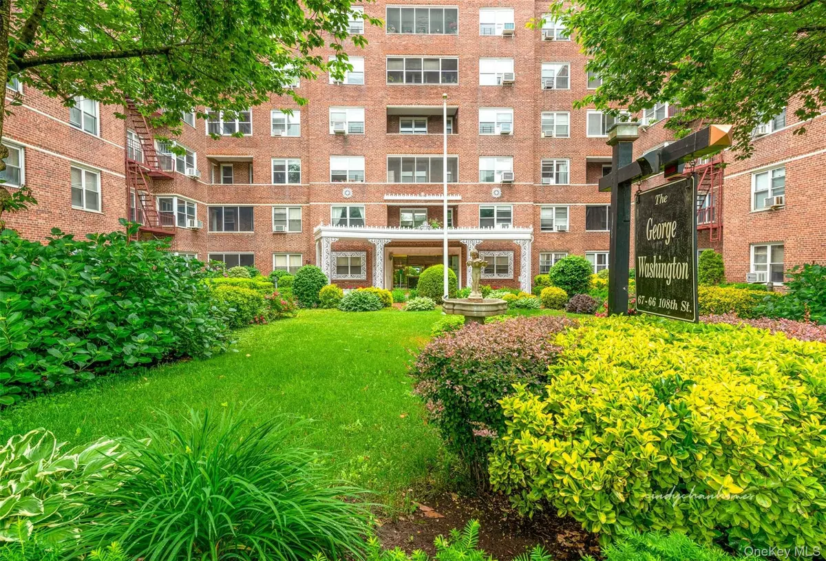 Forest Hills, NY 11375,67-66 108th ST #D43