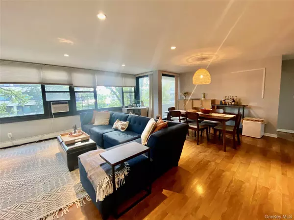 Beechhurst, NY 11357,724 166th ST #5D