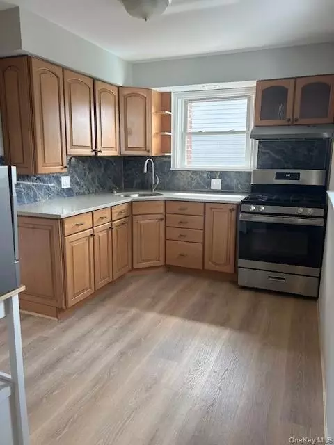 Lindenhurst, NY 11757,309 S Broadway #2 - Upper Level