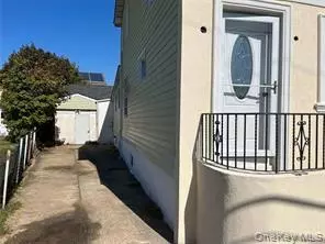 Elmont, NY 11003,90 Murray Hill ST