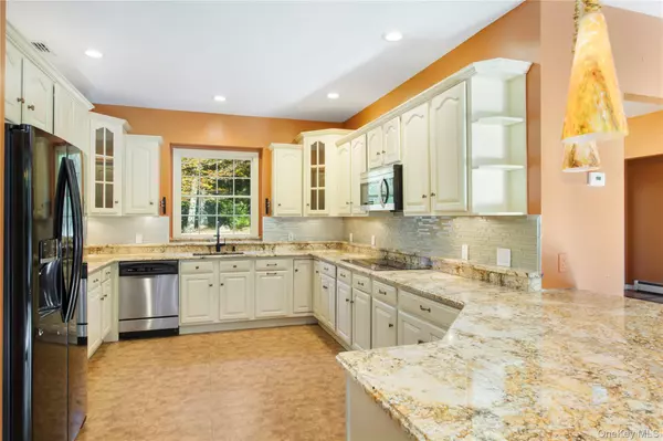 Riverhead, NY 11901,41 Park DR