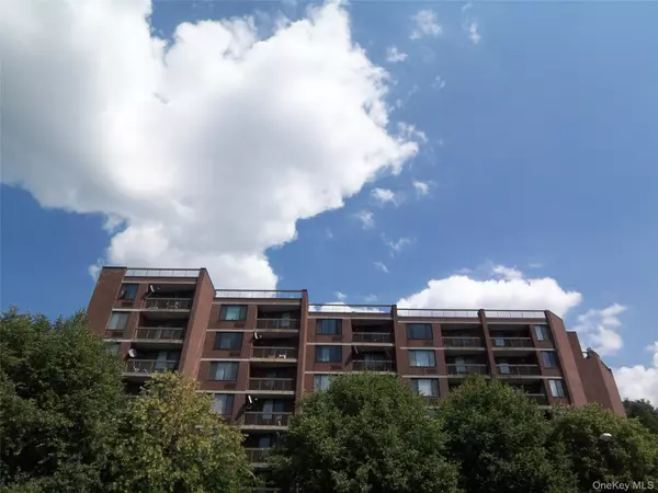 777 N Macquesten Pkwy #604, Mount Vernon, NY 10552