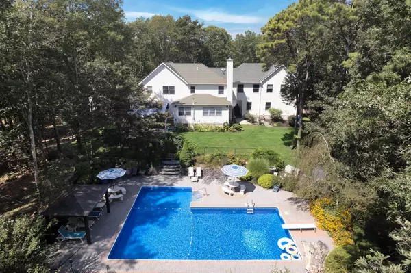 Manorville, NY 11949,396 Eastport Manor RD
