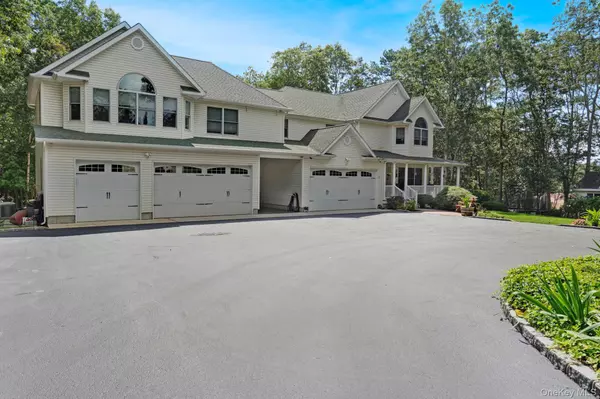 Manorville, NY 11949,396 Eastport Manor RD