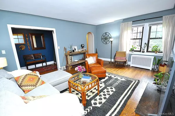 Scarsdale, NY 10583,209 Garth RD #2B