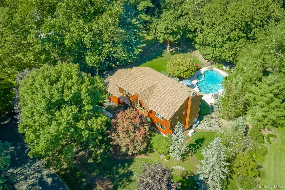 Montebello, NY 10901,3 Henry CT