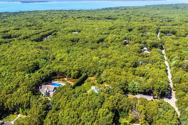 Southampton, NY 11968,11 Deer Trail RD