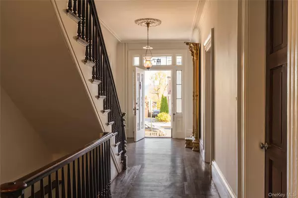 Newburgh, NY 12550,177 Grand ST