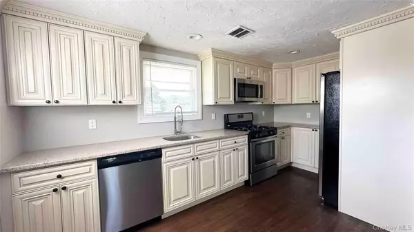 27 Southridge DR #2, Glen Cove, NY 11542