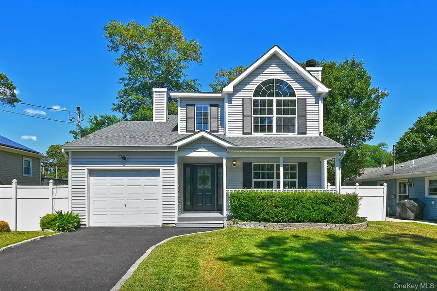 61 Spar DR, Mastic Beach, NY 11951