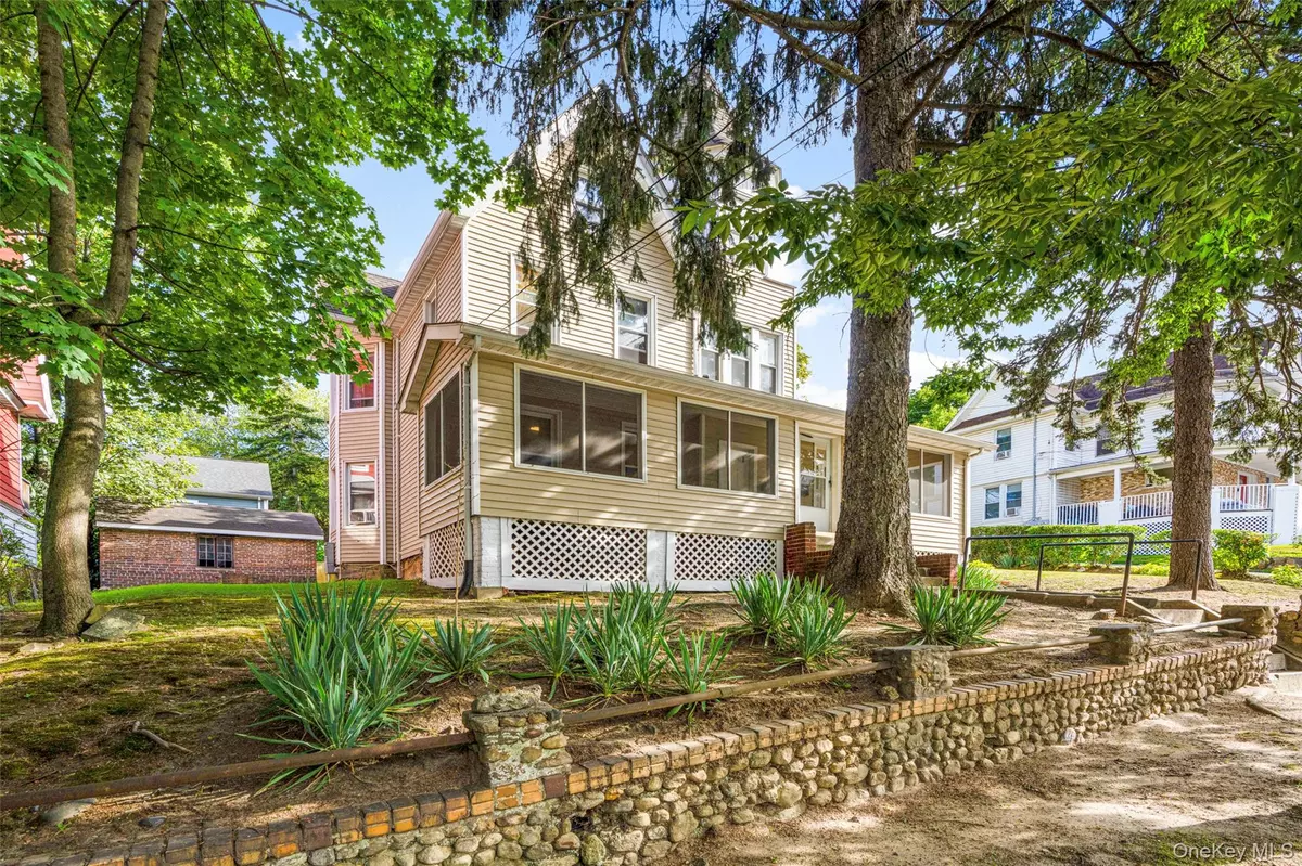 White Plains, NY 10606,157 Fisher AVE